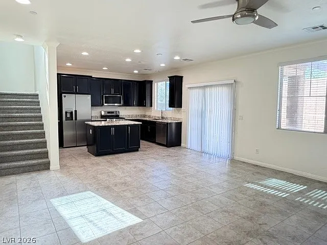 3 bed, 2.5 bath, 1876 sqft, $2,000 — Photo 3