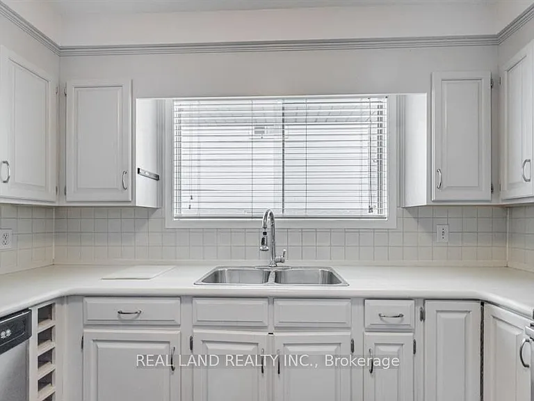 274 Timothy Ct #UPPER — Photo 18