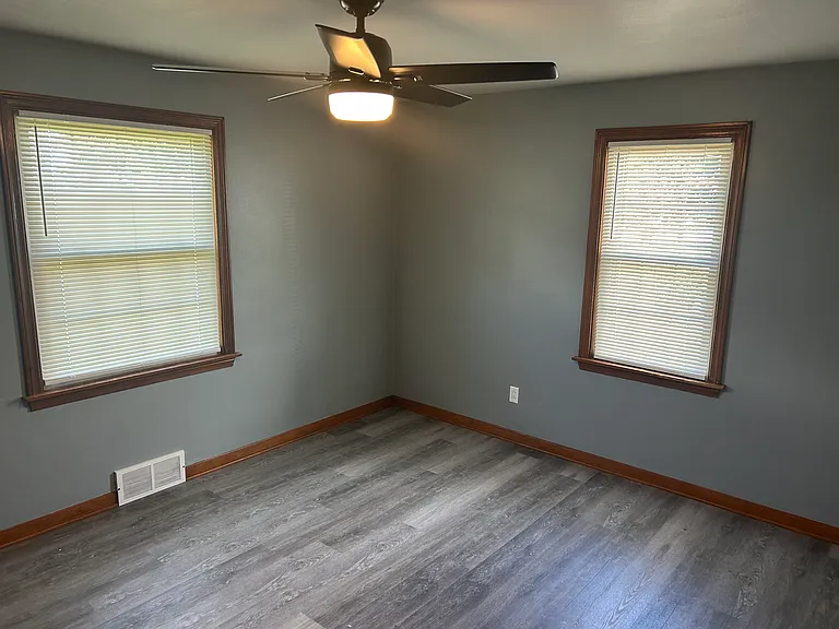 520 Forsythe Ave — Photo 6