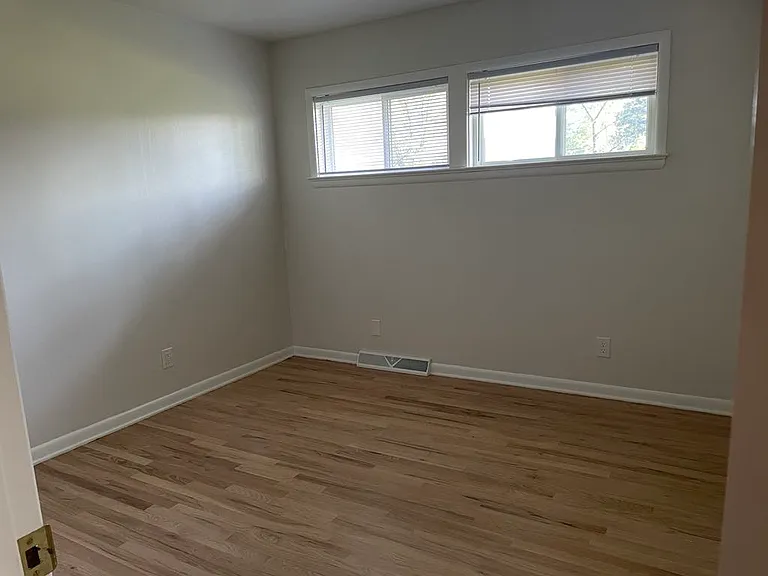 800 Ridgeland St — Photo 11