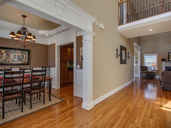 4th image of 5228 Middlebury Dr