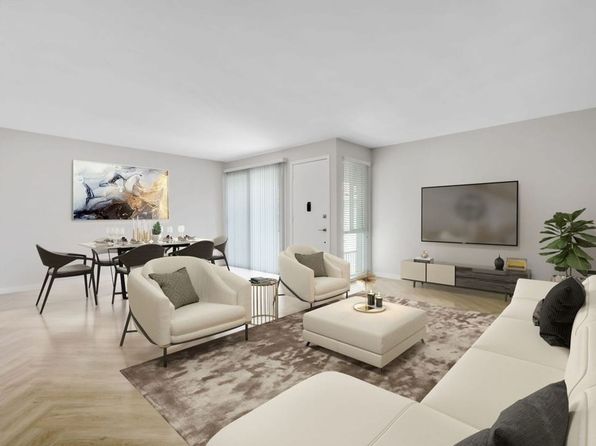 6175 Canterbury Dr #Townhouse 114