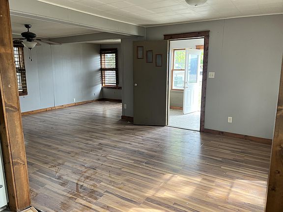 2nd image of 416 Kenwood Dr