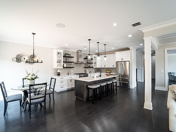 5th image of 301 Tiffany Way #301