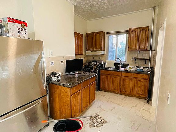 2nd image of 48-19 39th St Floor 1
