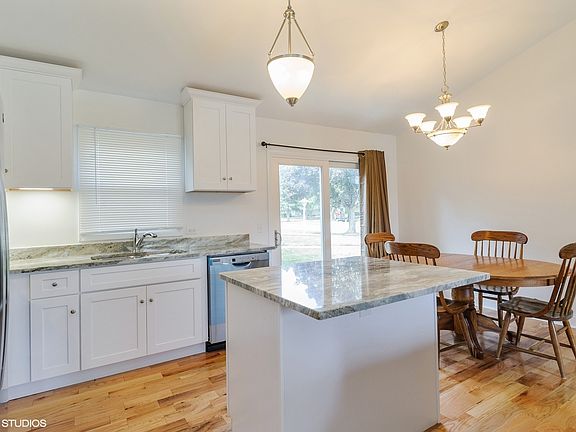 5th image of 1401 Argonne Dr