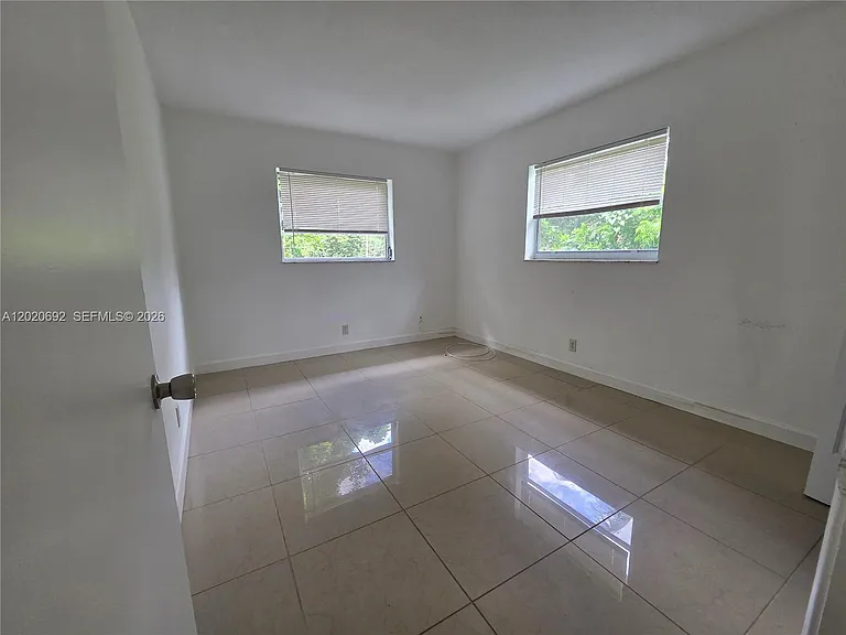 1125 NE 16th Pl #211 — Photo 17