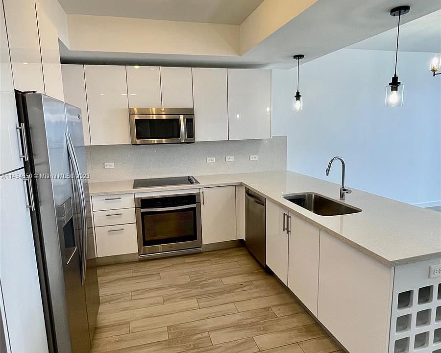 1st image of 999 SW 1st Ave APT 2709