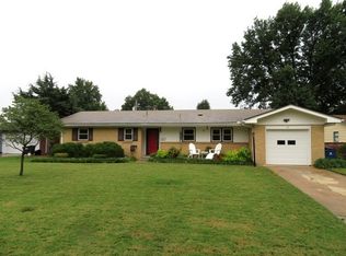9221 W Bekemeyer Ln, Wichita, KS 67212