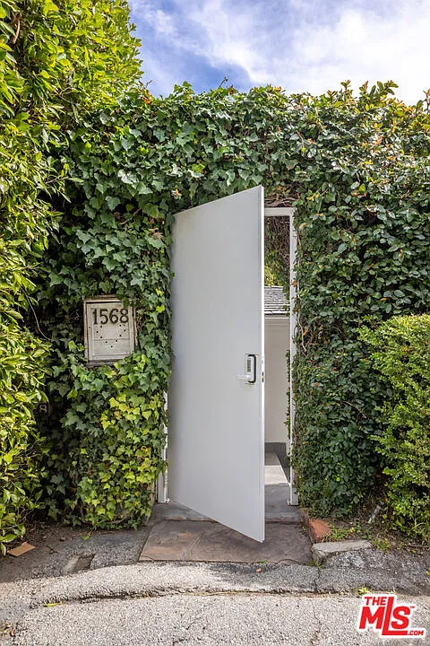 2 bed, 2.0 bath, 1500 sqft, $12,995 — Photo 3