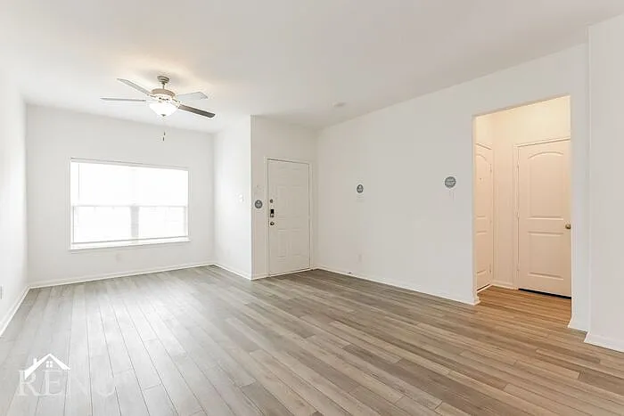 2935 Jackson Smt — Photo 8