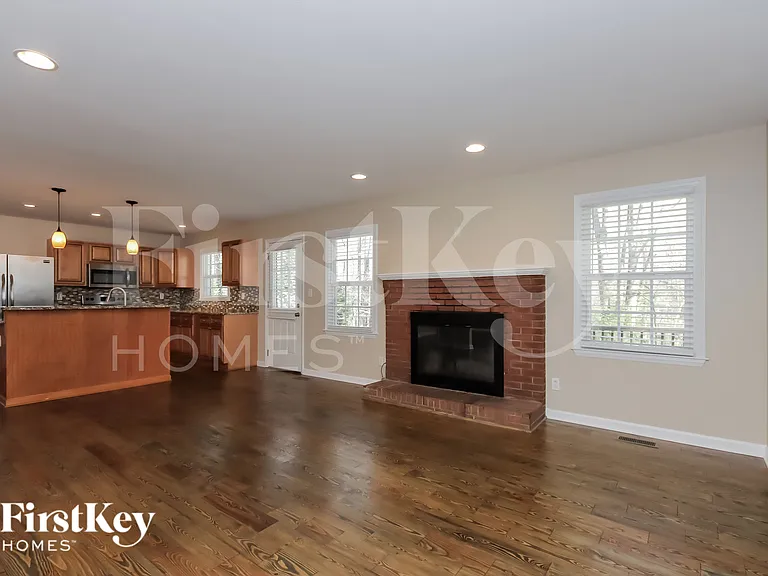 226 Heritage Pl — Photo 3