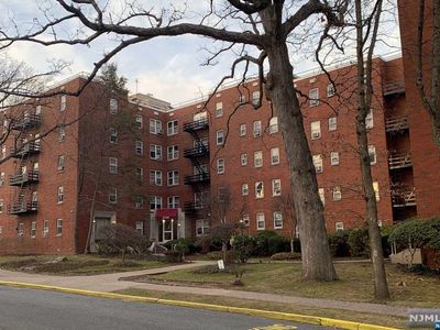 2350 Linwood Ave APT 5D, Fort Lee, NJ, 07024