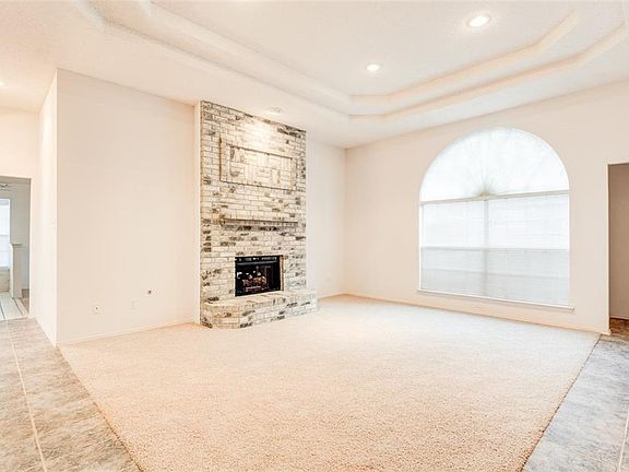 3rd image of 6744 Moss Ln