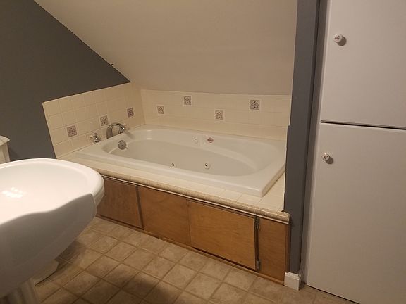 3rd image of 129 Westwood Dr