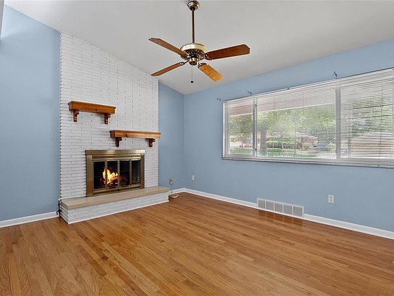 3rd image of 125 Smith Dr