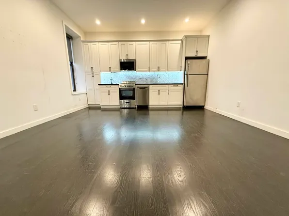 1428 Lexington Avenue image 1 of 16