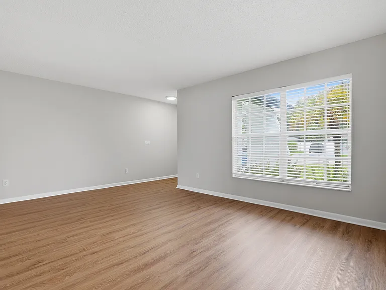 14505 Farm Hills Pl — Photo 8