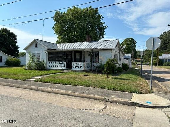 2nd image of 118 E Millpond St
