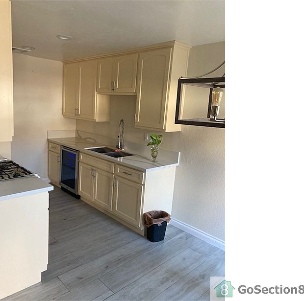 2nd image of 13118 1/2 Dronfield Ave