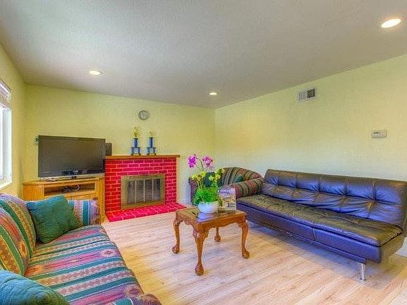4th image of 3451 Bayou Dr