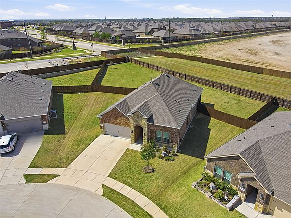 2nd image of 3601 Arabella Way