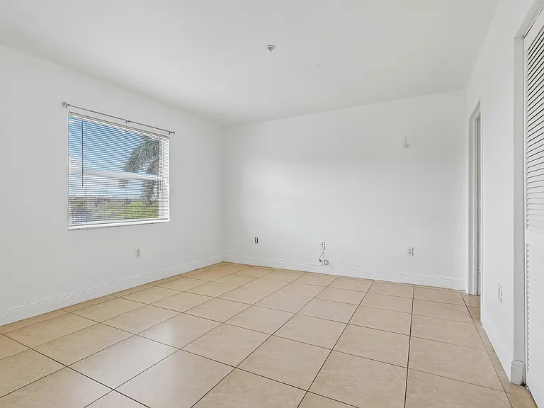 The Oaks Condominium — Photo 41