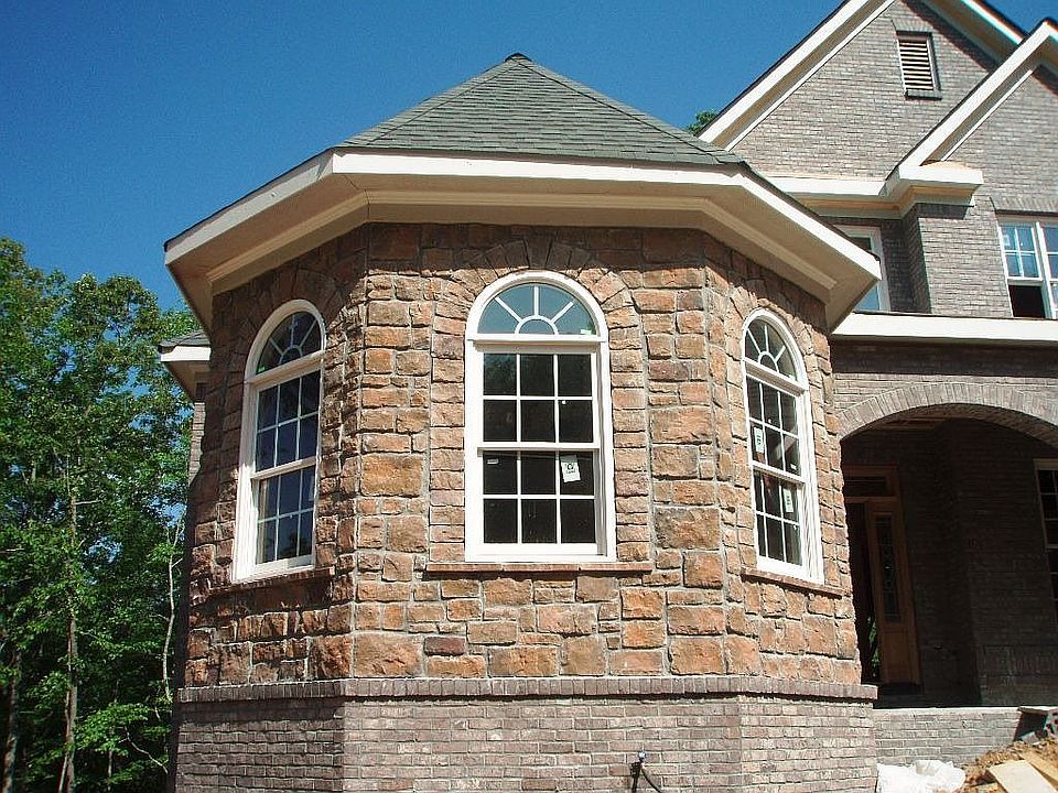 2nd image of 105 Hardwood Ln