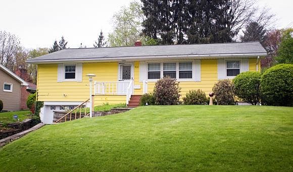 1st image of 913 Douglas Dr