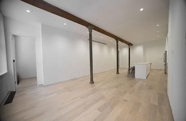 Rented by Classiques Modernes International Realty | media 20