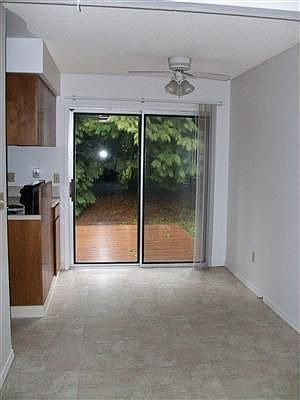 5th image of 409 NE 147th Ave