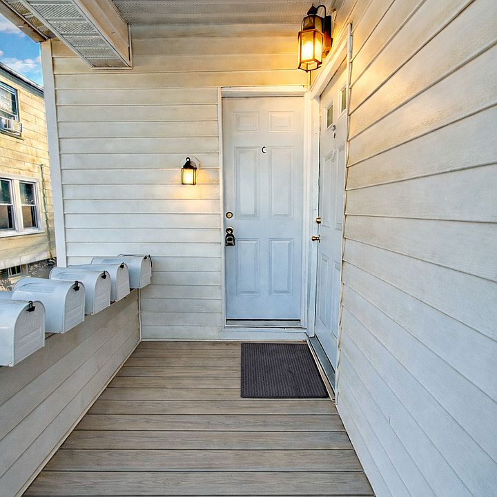 1st image of 1309 Linden Ave