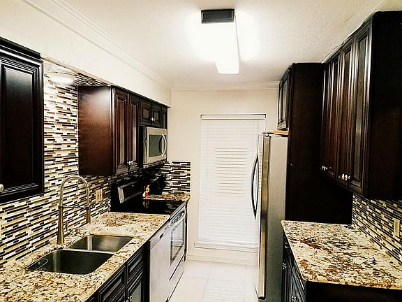 4th image of 12746 Huntingwick Dr #76