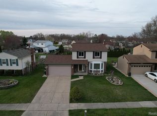 4629 Franklin Park Dr, Sterling Heights, MI 48310