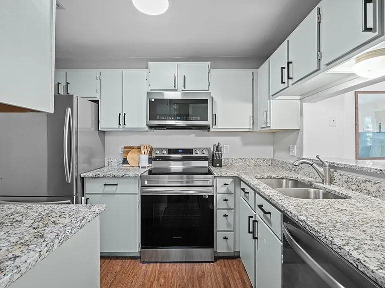 2018 W Rundberg Ln #15B — Photo 7