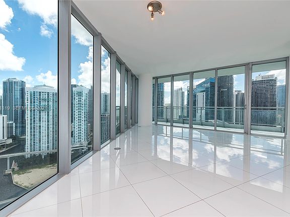 2nd image of 92 SW 3rd St #1301