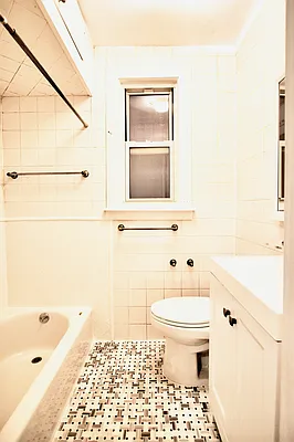 Rented by Mae Equities | media 4
