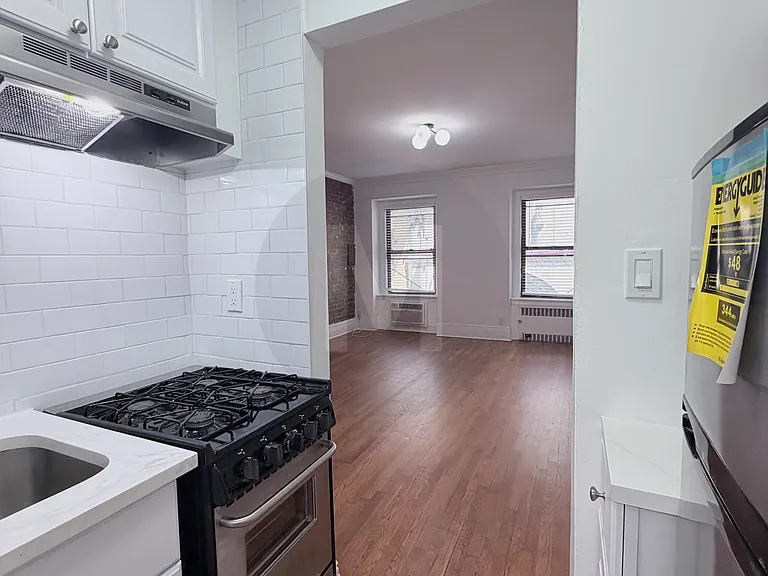 134 W 46th St #4 — Photo 7
