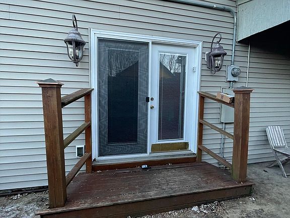 2nd image of 902 Edward Ave