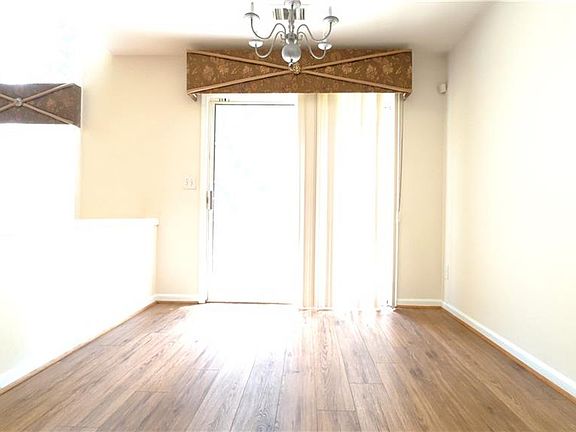 4th image of 135 Friars Head Dr