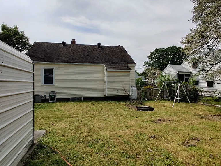 717 Floral Ave — Photo 5