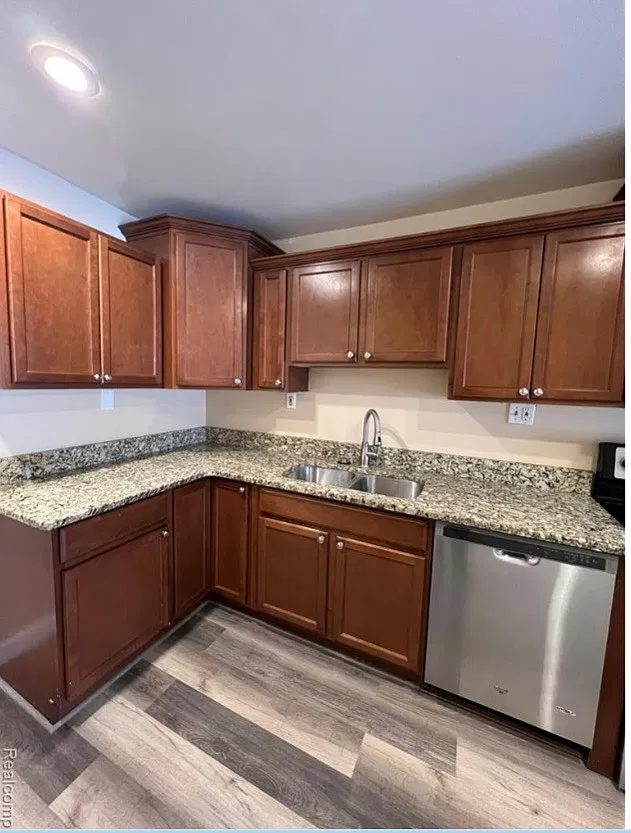 3 bed, 1231 sqft, $1,500 — Photo 3