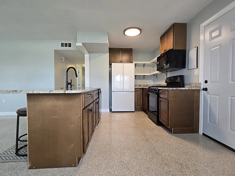 550 Capri Rd — Photo 13