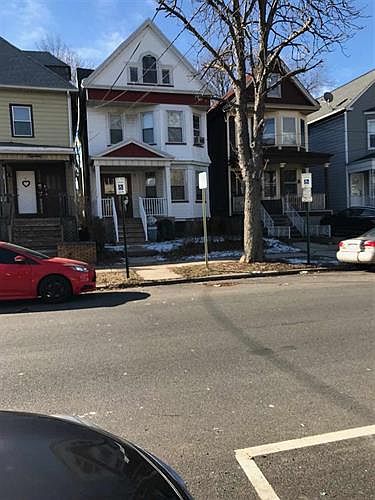 2nd image of 16 W 31st St