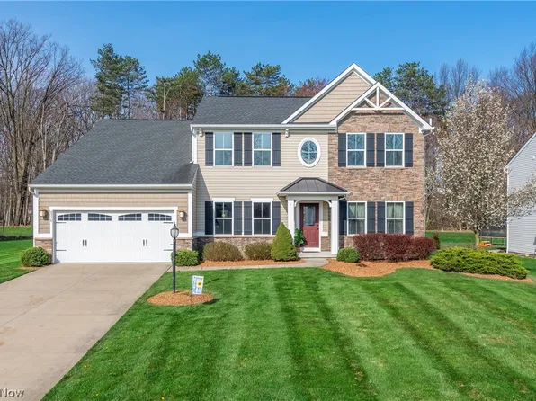 6340 Ruth Dr, Seven Hills, OH 44131