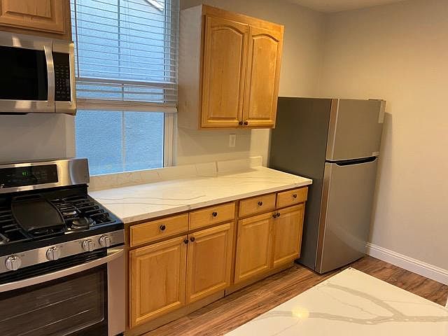 1st image of 227 N Claremont Ave #1