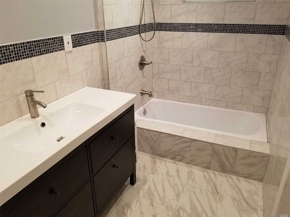 2nd image of 1522 Atherton Ave