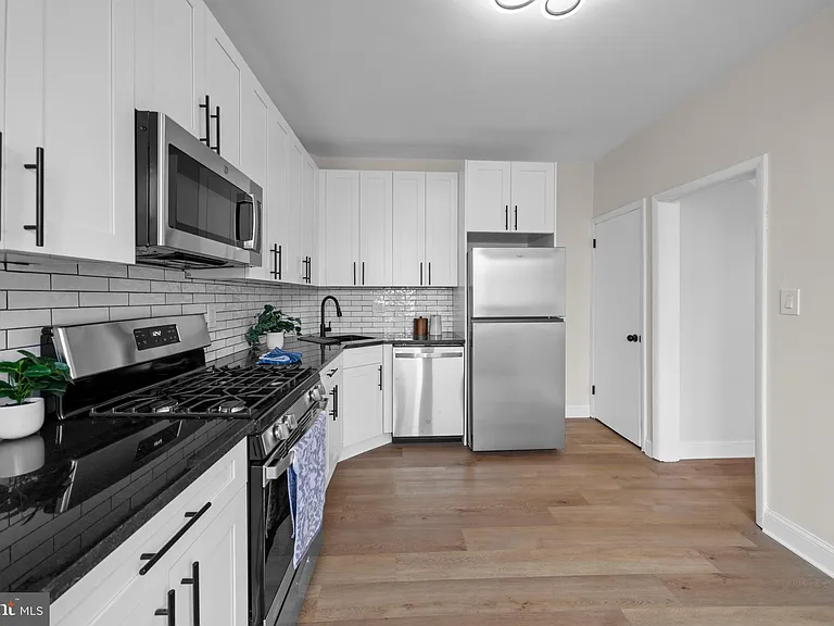 7608 Chelwynde Ave — Photo 2