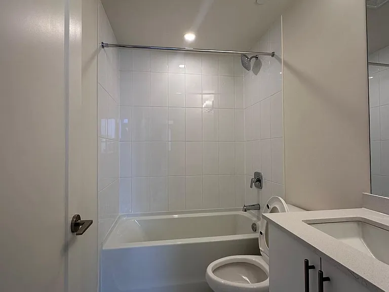 8960 Jane St #709 — Photo 26