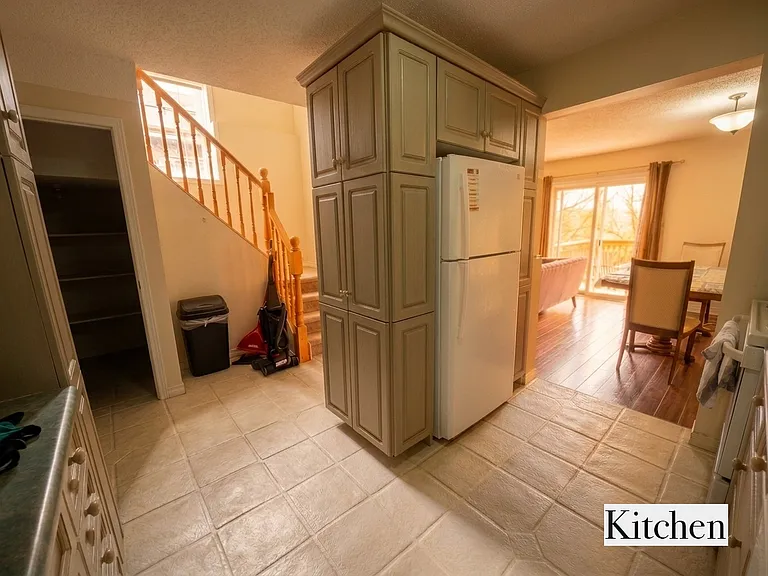 1055 Gordon St — Photo 1